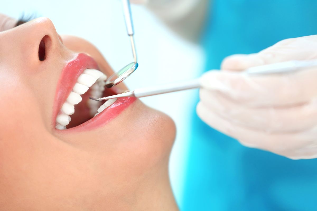 donna dal dentista
